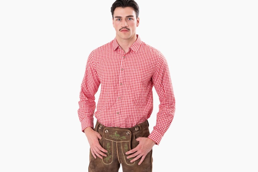 Trachtenoutfit aus Trachtenhemd Rot kariert & Lederhose - A-Plus Content