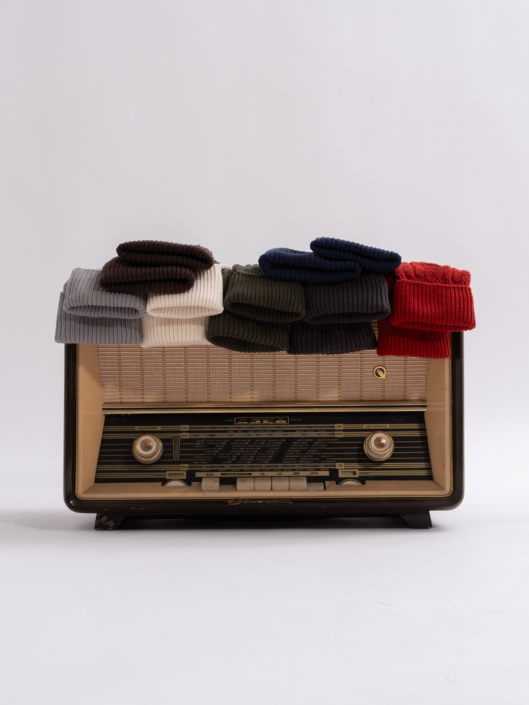 Trachtensocken auf Vintage Radio - Imagebild