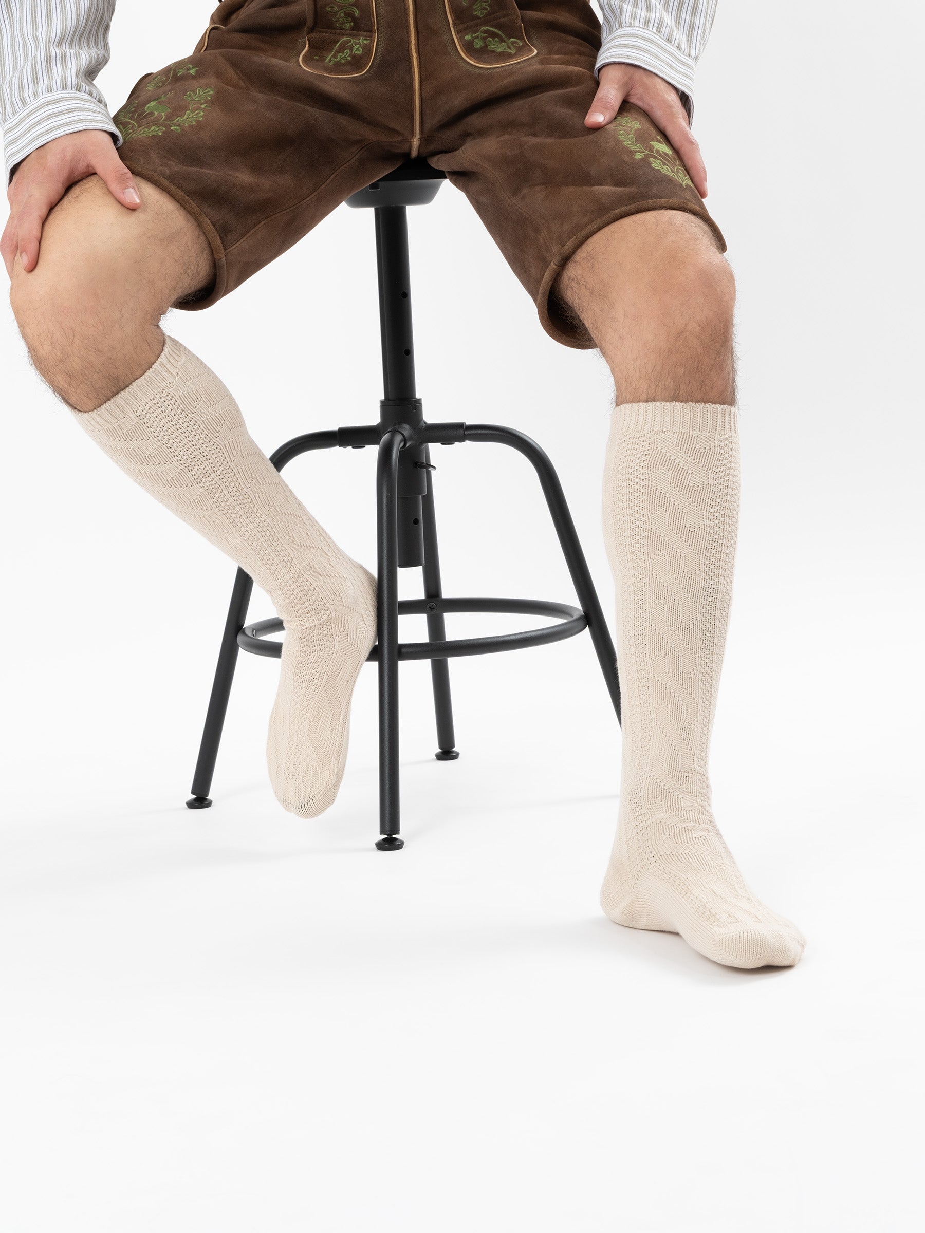 Trachtensocken lang - Beige - angezogen