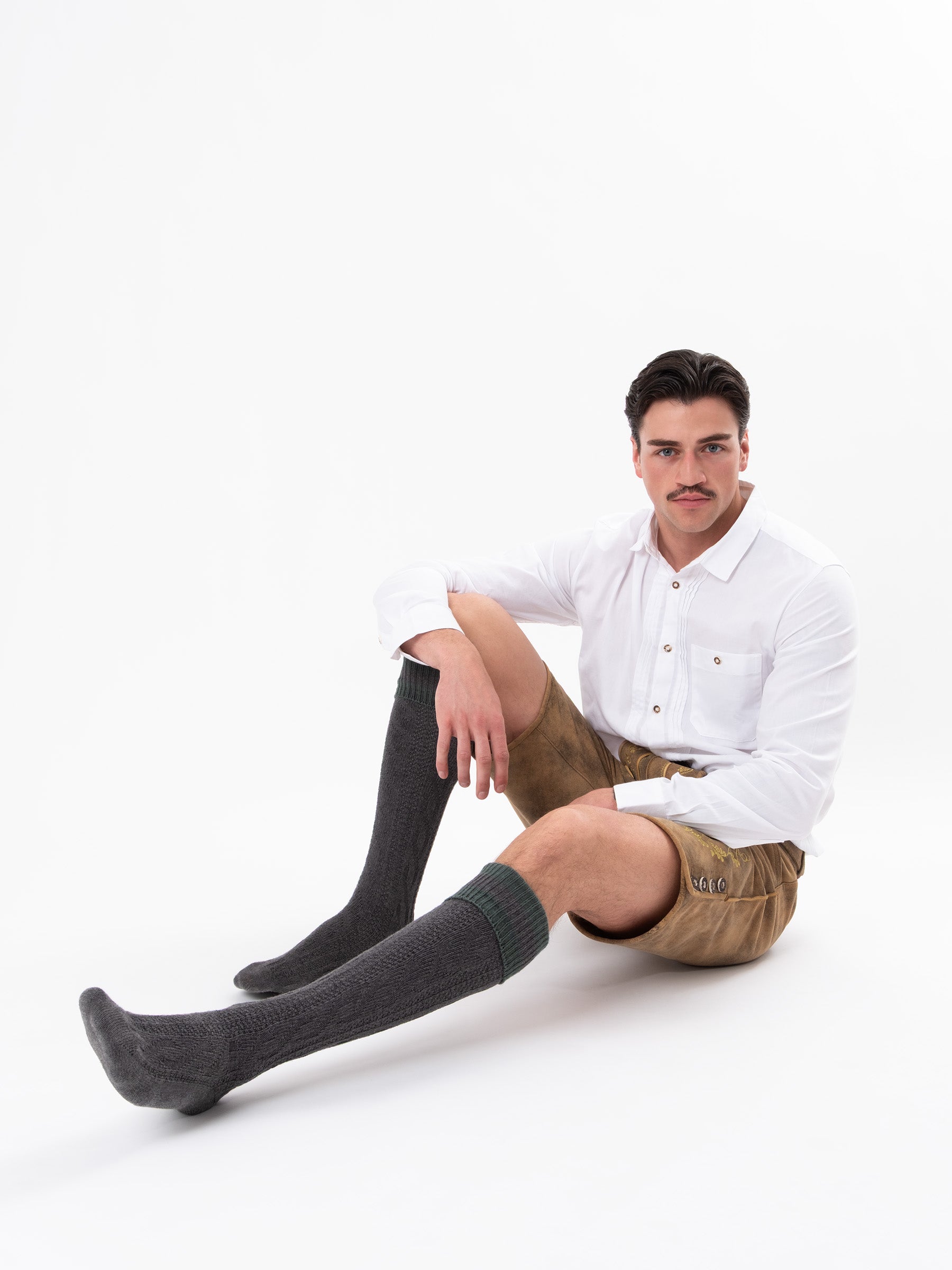 Trachtensocken mit Umschlag und Streifen - Anthrazit-Grün - Outfit