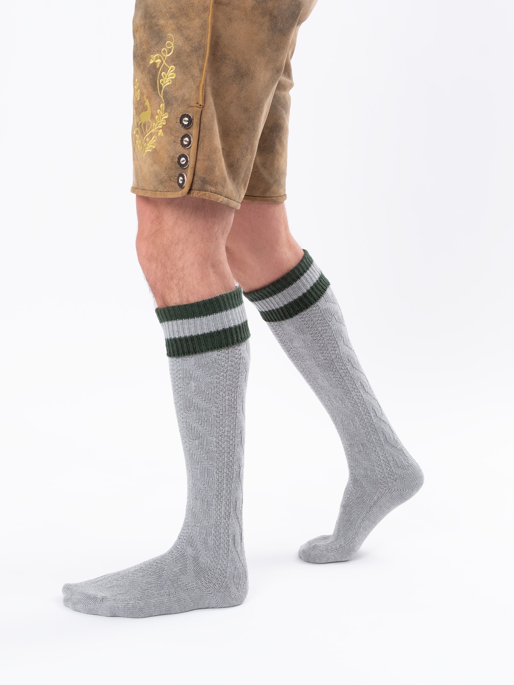 Trachtensocken mit Umschlag und Streifen - Hellgrau-Grün - angezogen