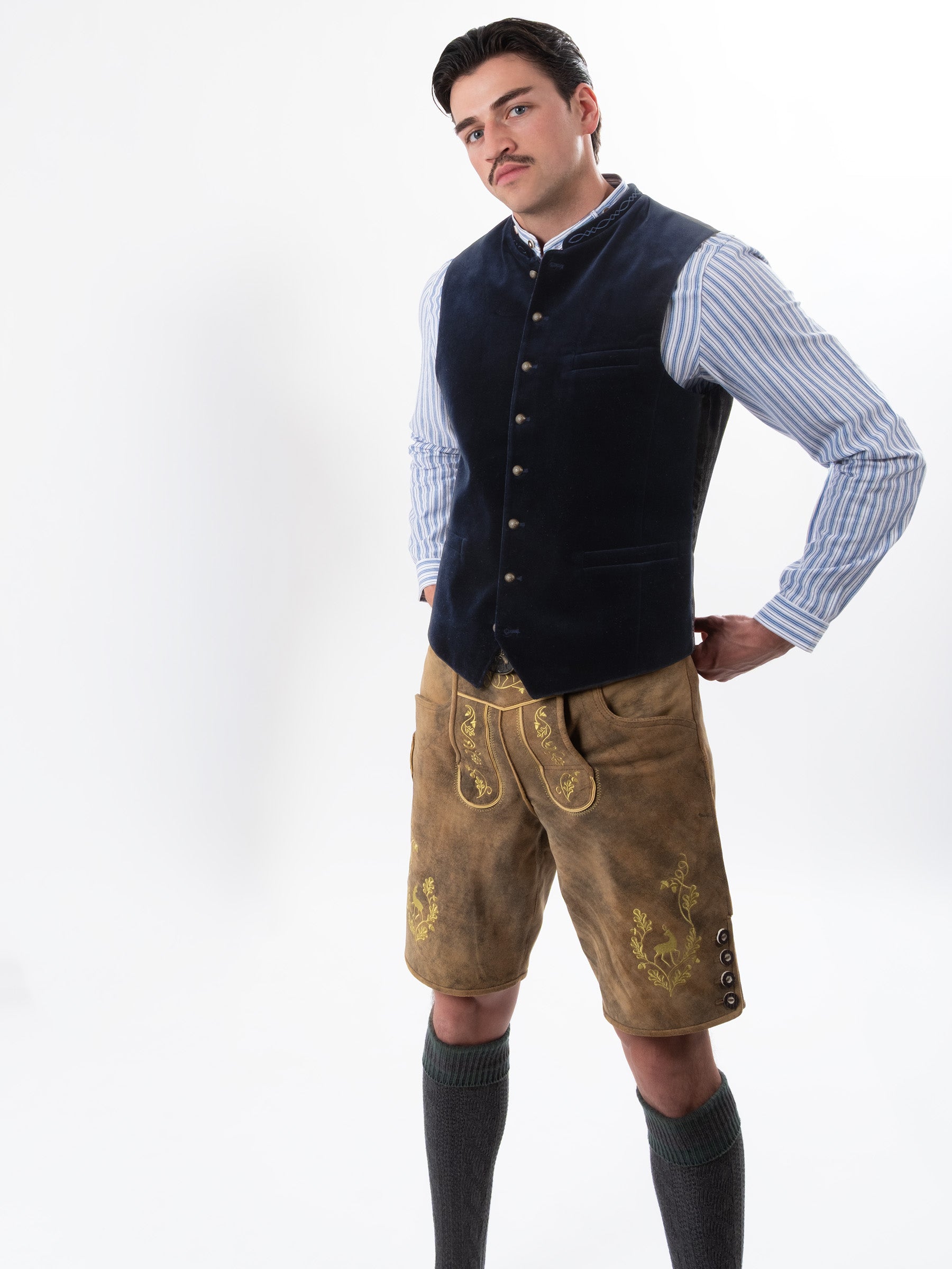Trachtenweste aus Samt - Blau - Outfit