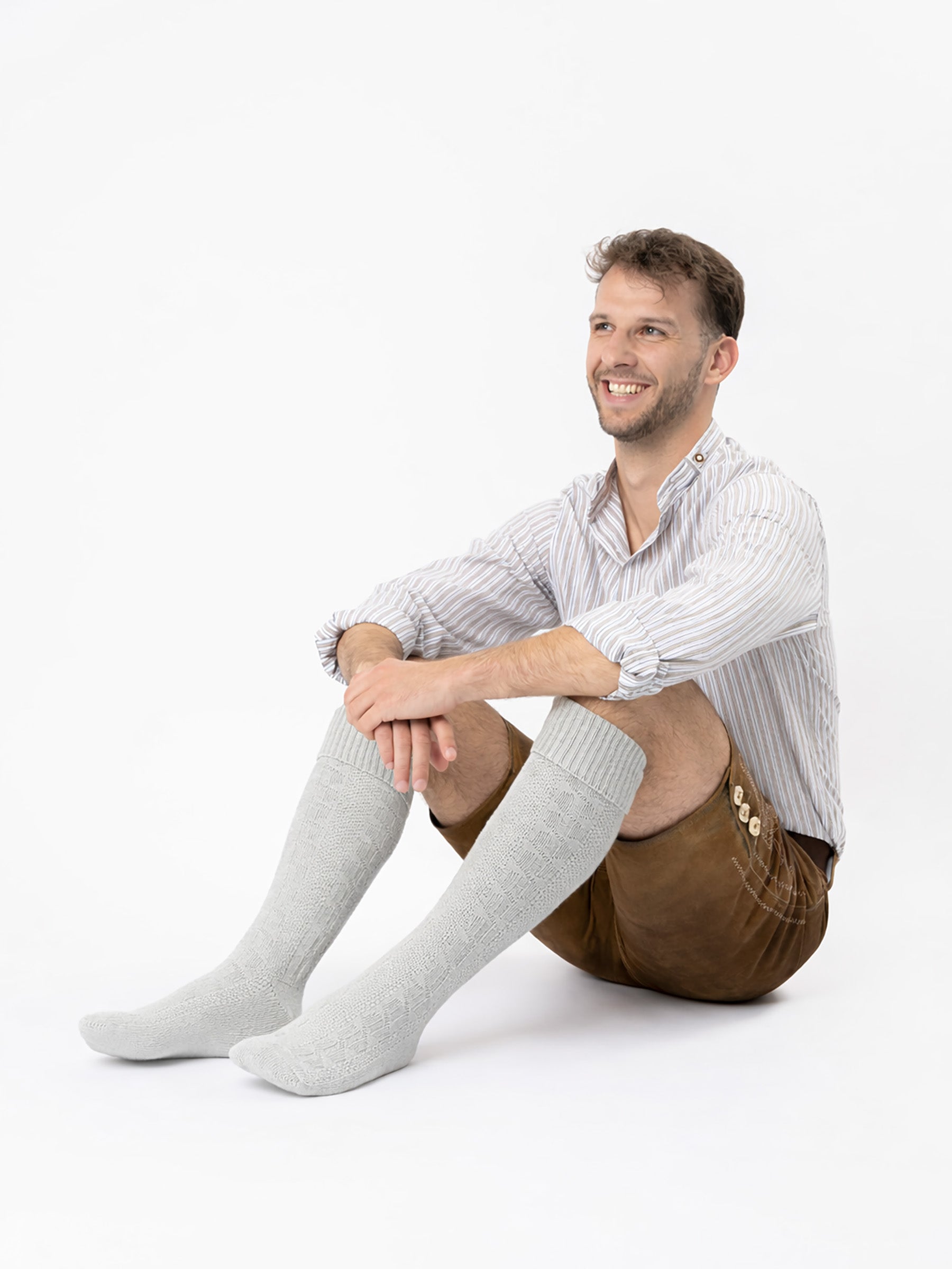 Trachtensocken mit Umschlag - Hellgrau - angezogen